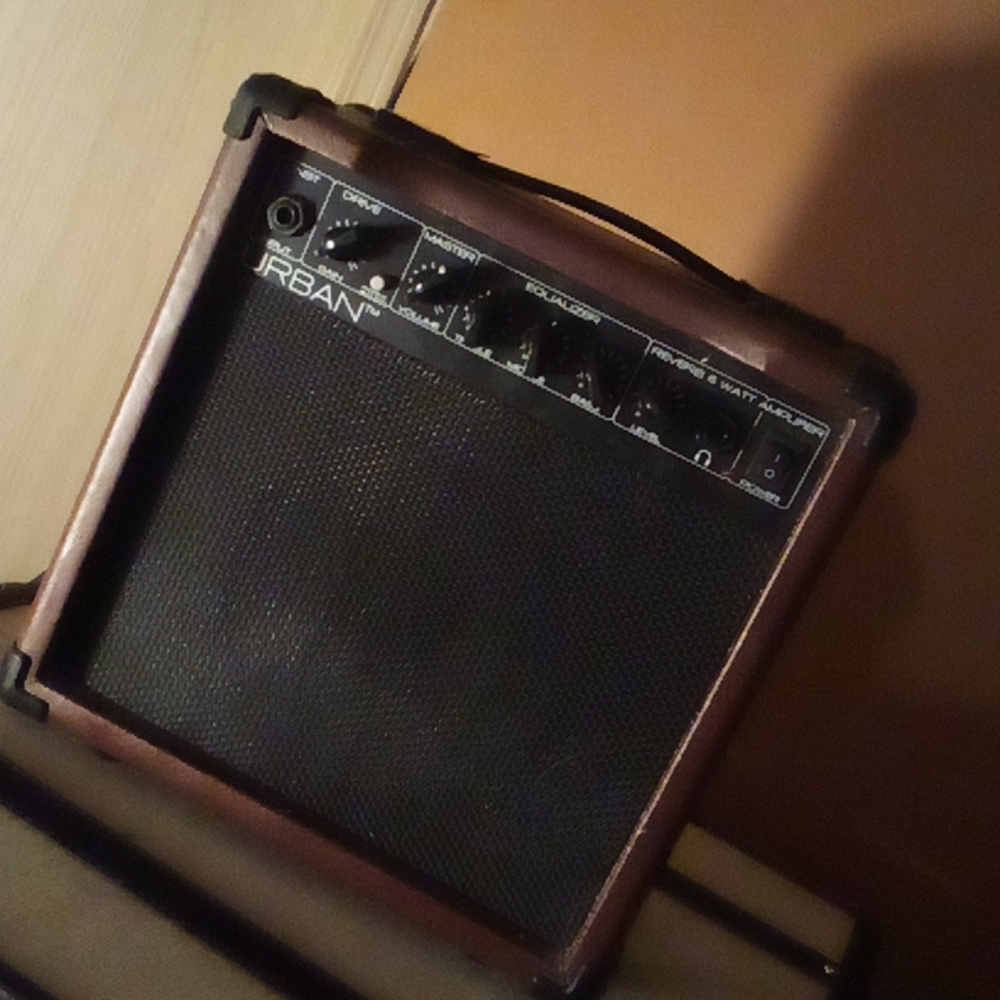 15 watt guitar amplifier